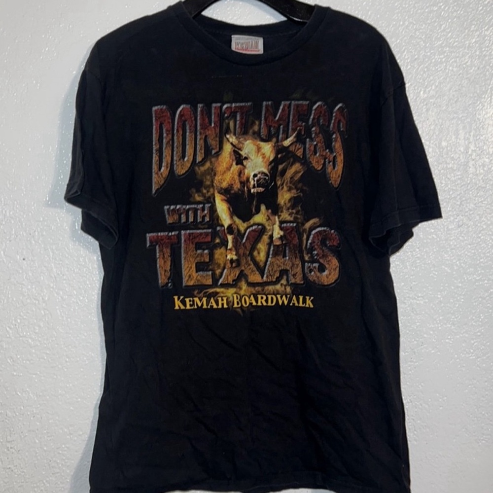 GRAPHIC TSHIRT